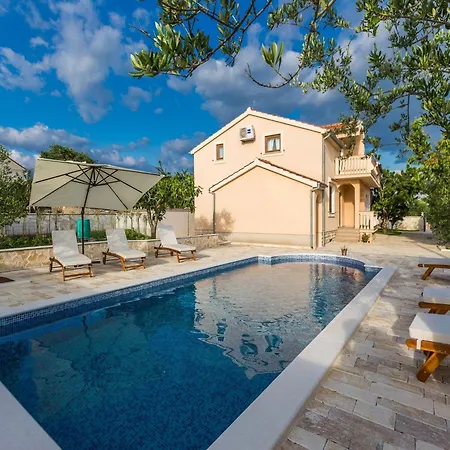 Modern Escape With Private Pool Sauna Game Bbq Near Βίλα