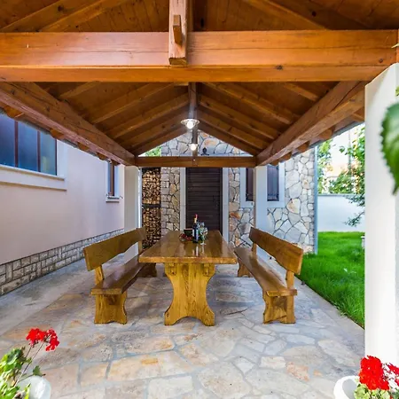 Modern Escape With Private Pool Sauna Game Bbq Near *