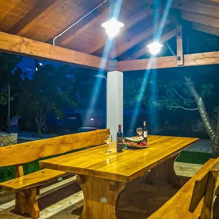Βίλα Modern Escape With Private Pool Sauna Game Bbq Near Ζαντάρ