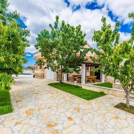 Modern Escape With Private Pool Sauna Game Bbq Near Βίλα